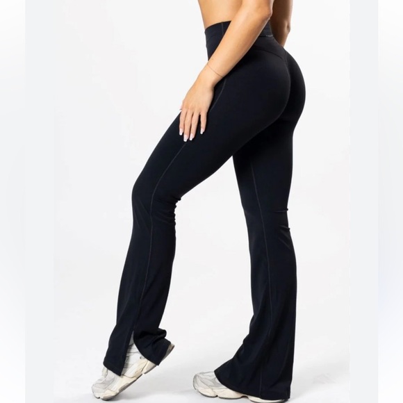 Paragon Fitwear Pants - Paragon reluna original sculptseam flare black